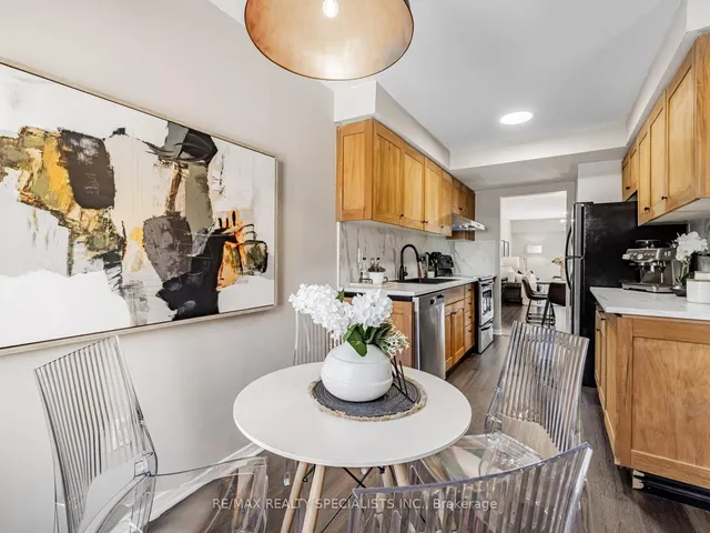 Additional image 25 of 2055 WALKERS Line Unit 227