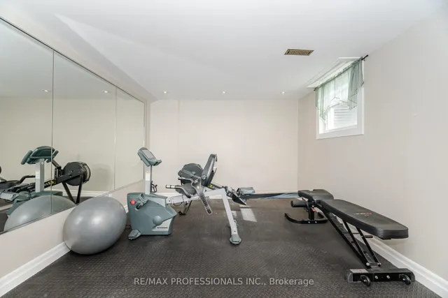 Additional image 30 of 52 Lorraine Cres