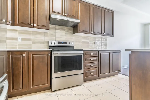 Additional image 15 of 61 Finegan Circ