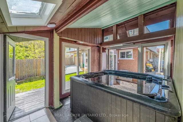 Additional image 27 of 72 Bruce Beer Dr