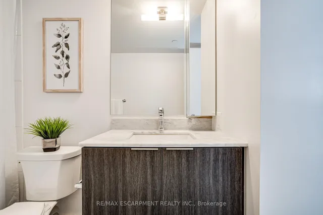 Additional image 29 of 955 BAY St Unit 1809