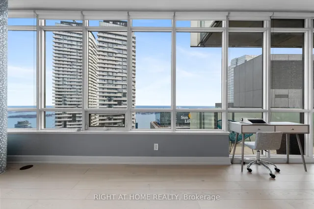 Additional image 9 of 65 Bremner Blvd Unit 5104