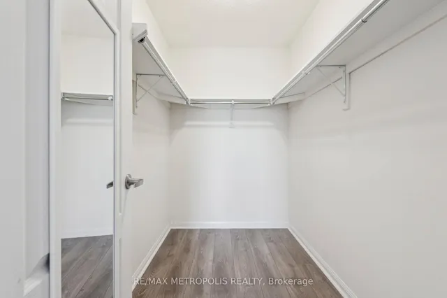 Additional image 32 of 54 Howe Ave