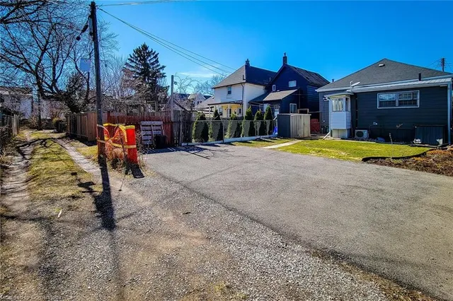 Additional image 33 of 54 Fairview Ave