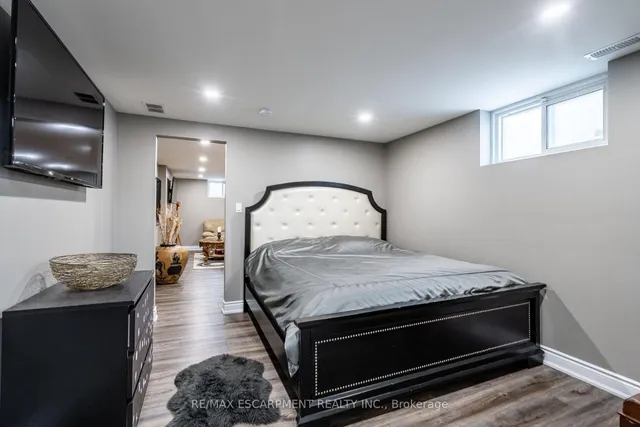 Additional image 32 of 19 East 44th St