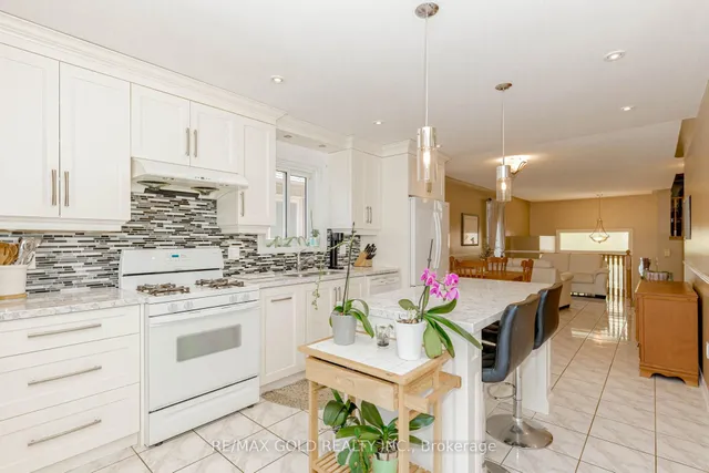 Additional image 17 of 243 Cresthaven Rd