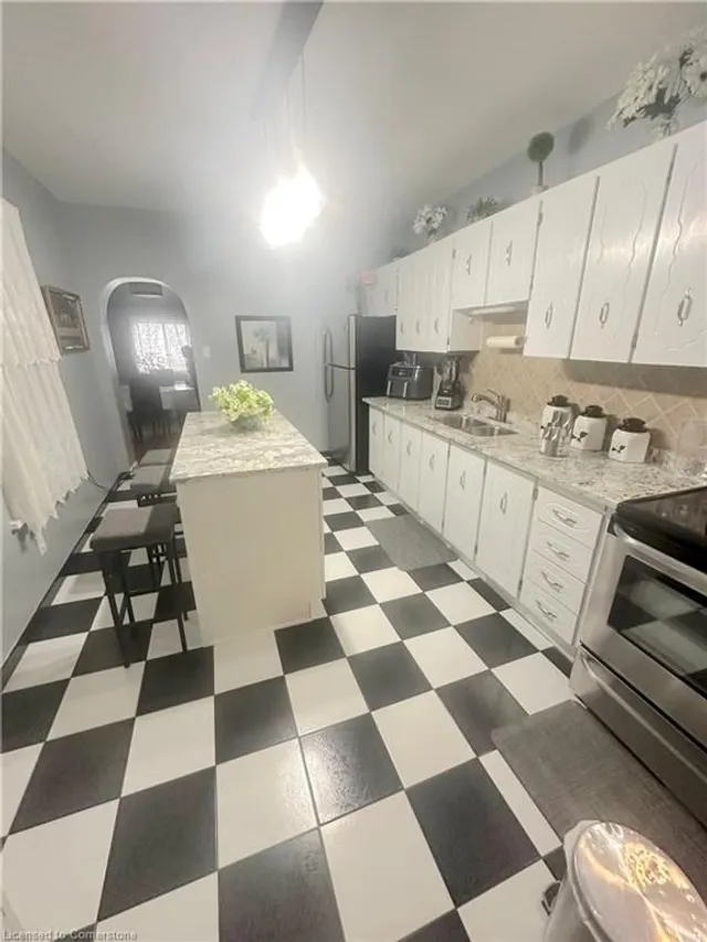 Additional image 10 of 186 East Ave