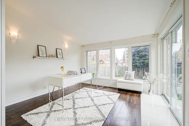 Additional image 9 of 102 Mossbrook Cres