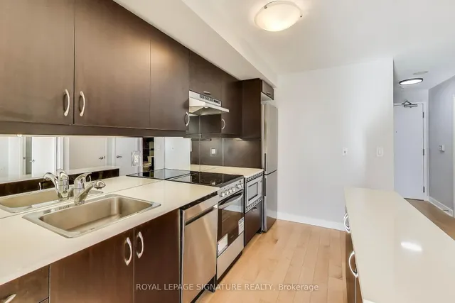 Additional image 11 of 320 Richmond St Unit 911