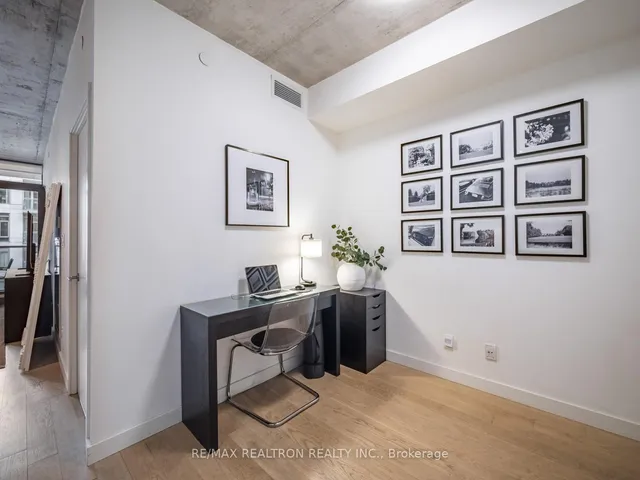 Additional image 10 of 111 Bathurst St Unit 1217