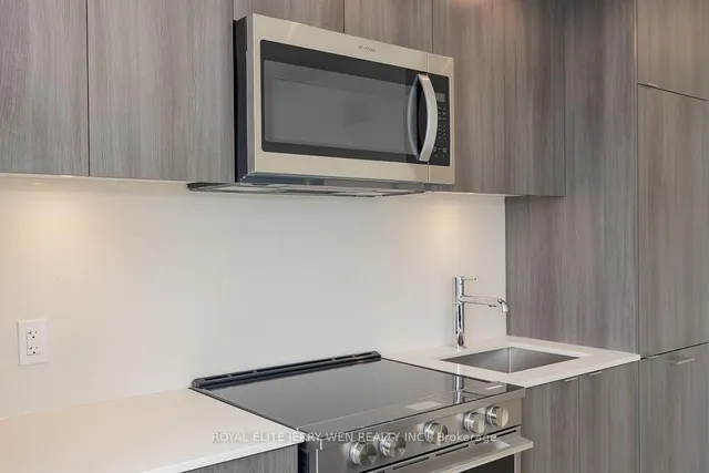 Additional image 12 of 30 Inn On The Park Dr Unit 3410