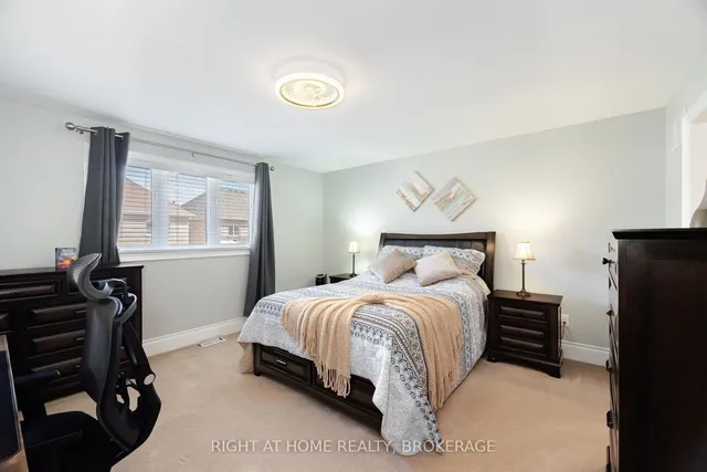 Additional image 31 of 105 Royal West Dr