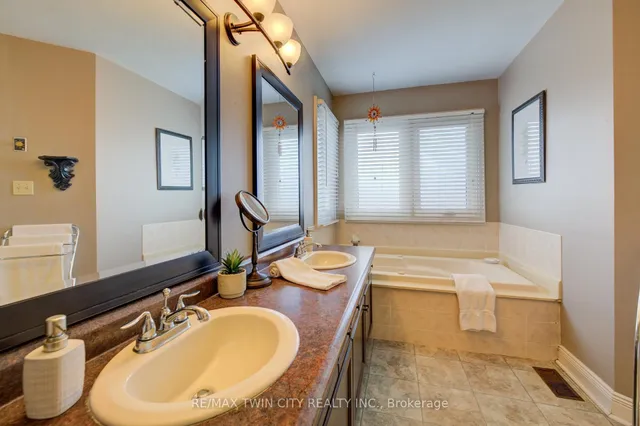 Additional image 34 of 25 Lynnvalley Cres