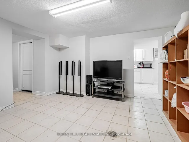 Additional image 31 of 381 Hollywood Ave