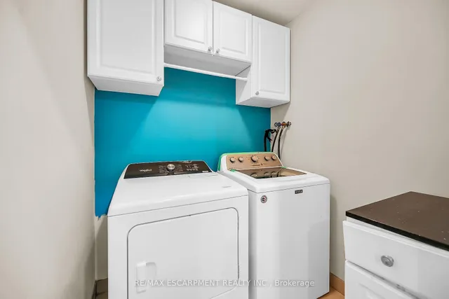 Additional image 36 of 8 Charleswood Cres