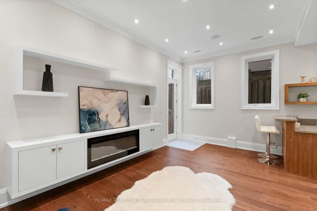 Additional image 43 of 109 Kingsdale Ave