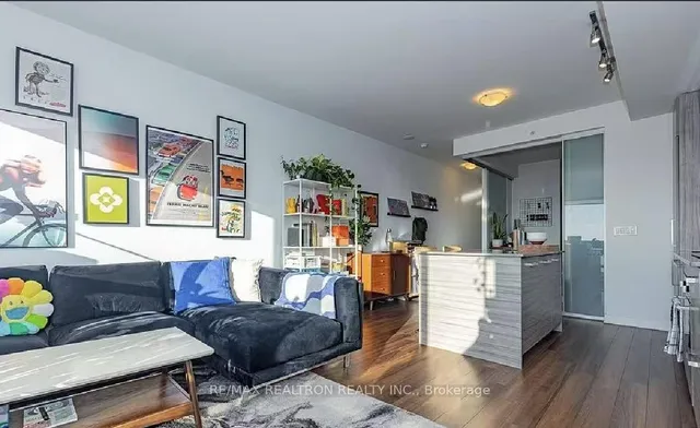 Additional image 5 of 210 Simcoe St Unit 704