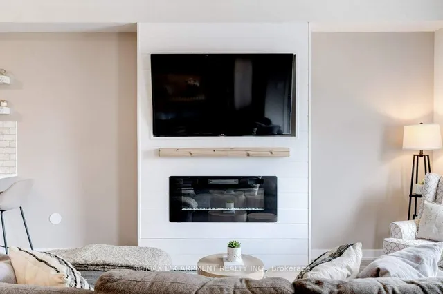 Additional image 14 of 590 North Service Rd Unit 74