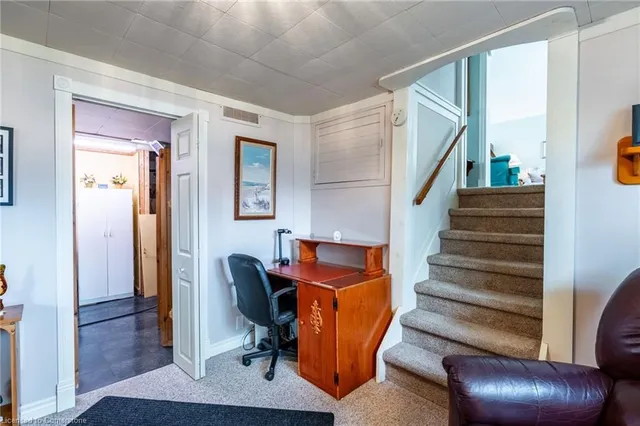 Additional image 31 of 611 Woodview Rd