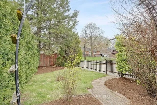 Additional image 48 of 564 Maplehill Dr