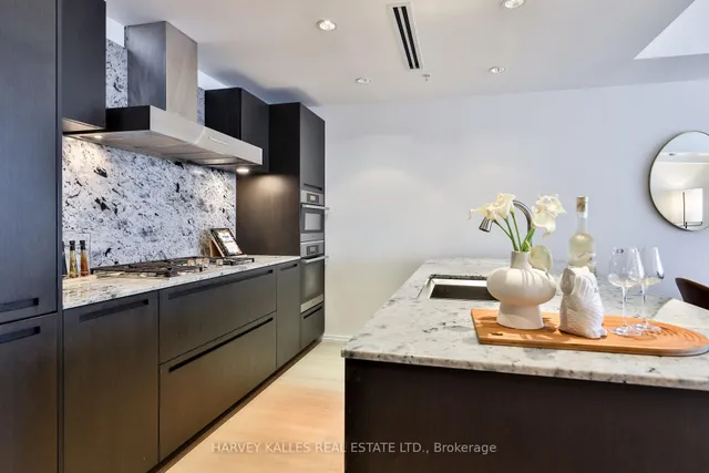 Additional image 5 of 180 University Ave Unit 3808