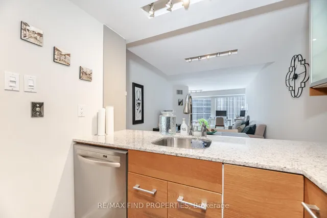 Additional image 11 of 33 University Ave Unit 704