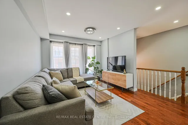 Additional image 7 of 4950 Albina Way Unit 93