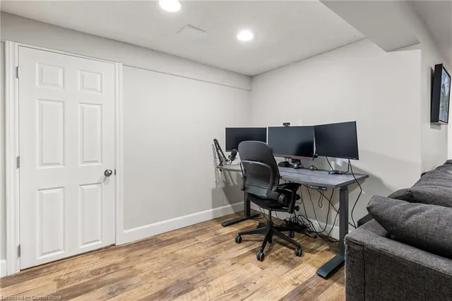 Additional image 32 of 116 Morrison Rd