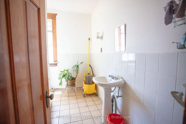 Additional image 13 of 35 Huron St