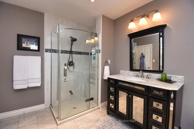 Additional image 25 of 733 Ashley Ave