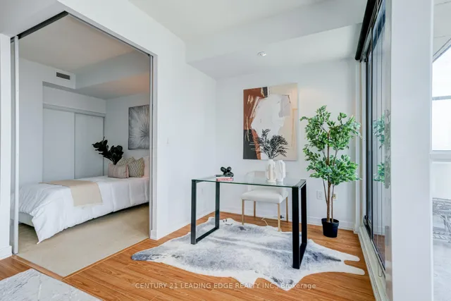 Additional image 29 of 25 Capreol Crt Unit 3206