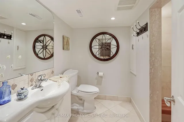 Additional image 33 of 231 Grenview Blvd