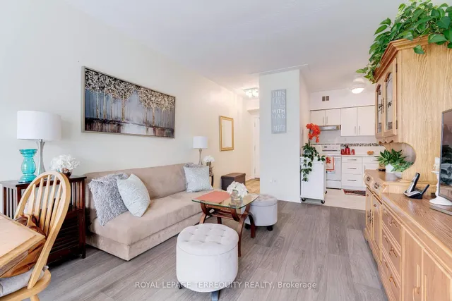 Additional image 18 of 10 WOODMAN Dr Unit 101