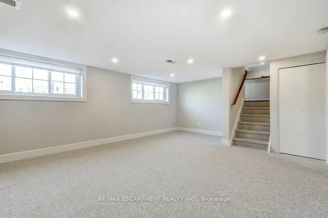 Additional image 33 of 174 Foxbar Rd