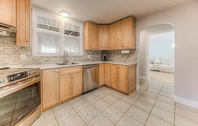 Additional image 17 of 76 Brentwood Ave