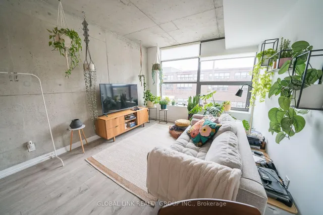 Additional image 7 of 319 Carlaw Ave Unit 306