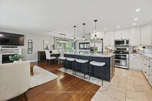 Additional image 6 of 747 MULLIN Way