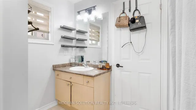 Additional image 22 of 31 Silver Willow Tr