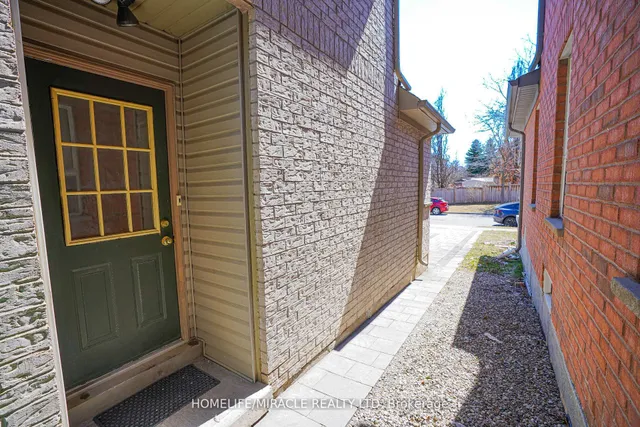 Additional image 47 of 23 Hollowgrove Blvd