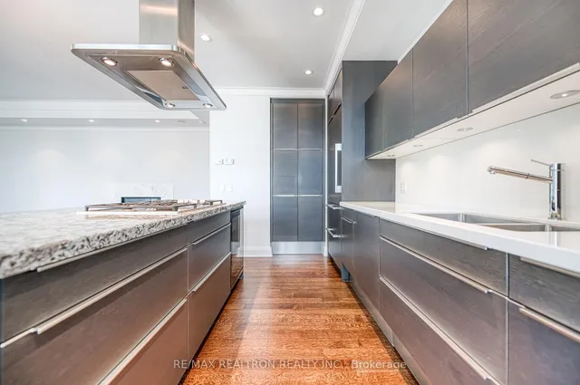 Additional image 14 of 206 Bloor St Unit 801
