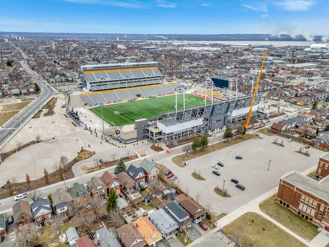 Additional image 43 of 65 Connaught Ave