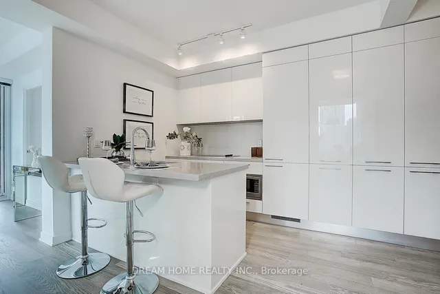 Additional image 7 of 3 Gloucester St Unit 1809