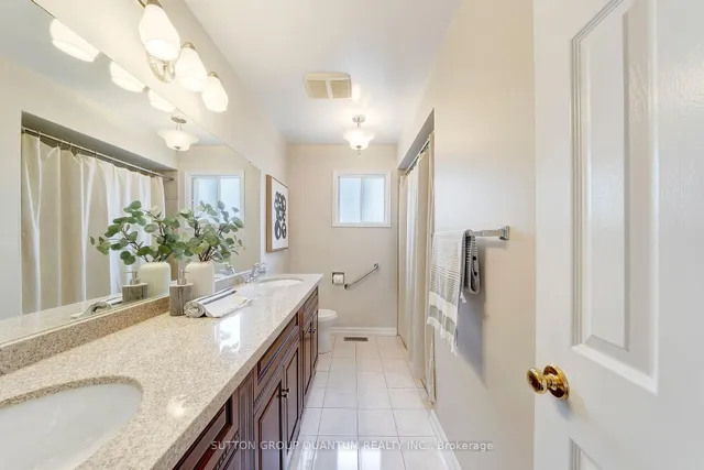 Additional image 20 of 5215 Micmac Cres