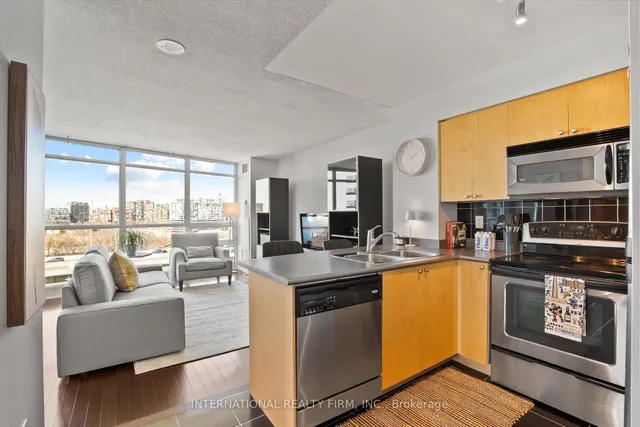 Additional image 3 of 219 Fort York Blvd Unit 1202