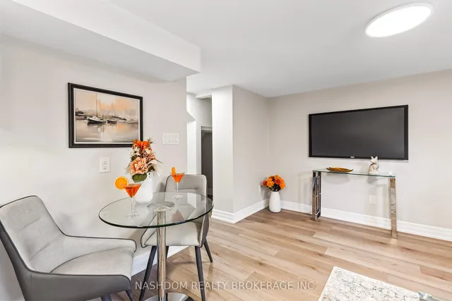 Additional image 27 of 87 Fallingbrook Rd