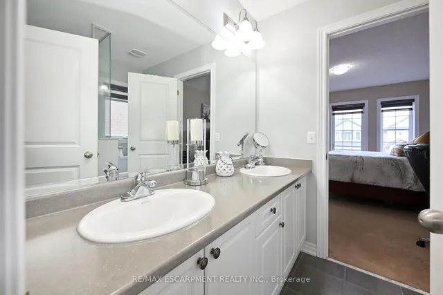 Additional image 36 of 71 Chaumont Dr