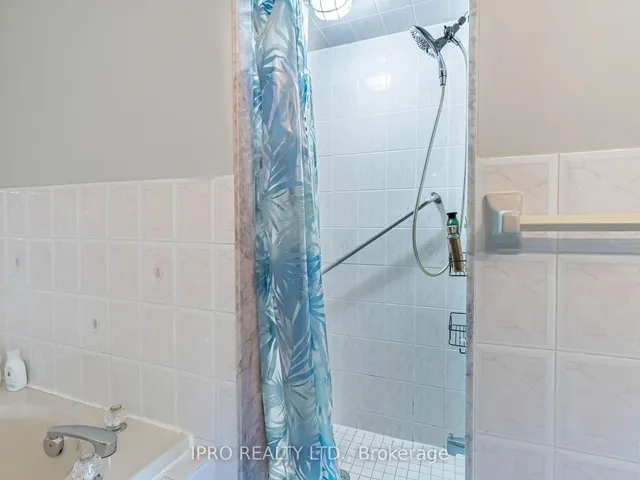 Additional image 11 of 833 Scollard Crt Unit 107