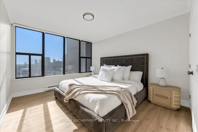 Additional image 10 of 75 Queen St Unit 1702