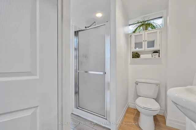 Additional image 30 of 65 Martindale Cres