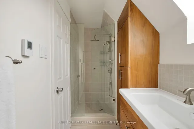 Additional image 25 of 40 Cowan Ave